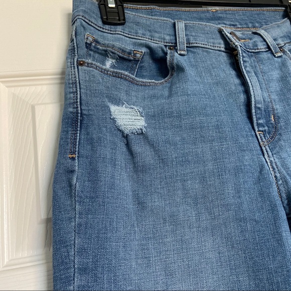 Levi’s Capris - Picture 3 of 5